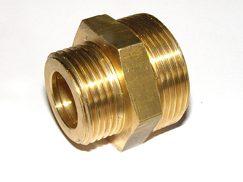 MG-Doppelnippel reduziert (flachdichtend) 1 1/4"AG - 1" AG (beidseitig flachdichtend)